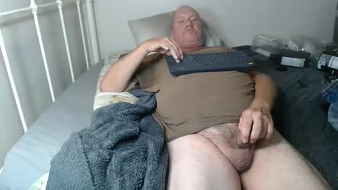 Snapshot of casinocam chatting on April 30, 6:47 pm CasinoCam online show from April 30, 6:47 pm