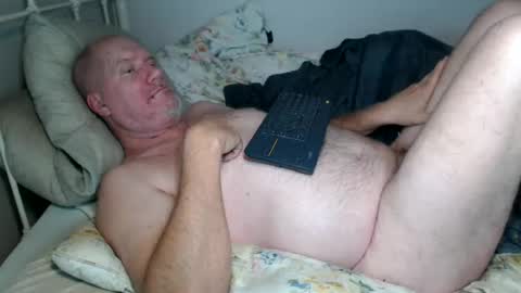 Snapshot of casinocam chatting on June 26, 12:31 pm CasinoCam online show from June 26, 12:31 pm