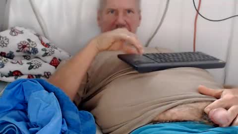 Snapshot of casinocam chatting on July 30, 12:59 pm CasinoCam online show from July 30, 12:59 pm