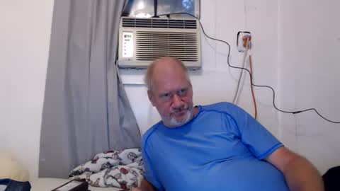 Snapshot of casinocam chatting on August 1, 11:25 pm CasinoCam online show from August 1, 11:25 pm