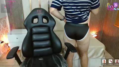 Snapshot of caspian_tay chatting on February 7, 11:58 am caspian_tay online show from February 7, 11:58 am