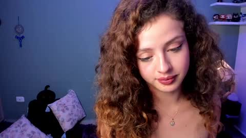 Snapshot of cassandra_caiin chatting on December 20, 5:14 am Cassie online show from December 20, 5:14 am