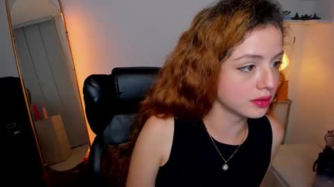 Snapshot of cassandra_caiin chatting on September 17, 12:01 am Cassie online show from September 17, 12:01 am