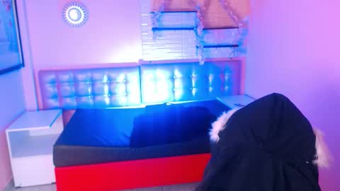 573215024606 online show from October 15, 10:10 pm