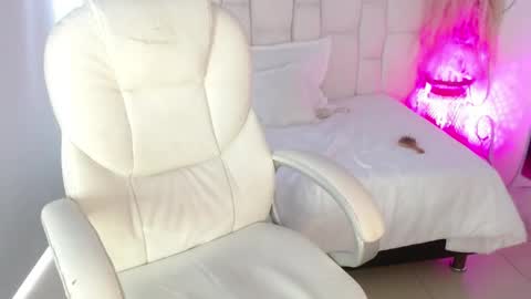 Snapshot of cassandraferran chatting on May 31, 1:07 pm Cassandra online show from May 31, 1:07 pm