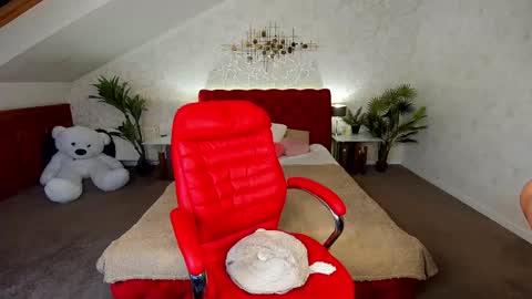 Cassandra online show from February 11, 10:37 am