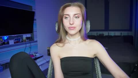 Seductress Cassia  FINDOM AND SADISM  NO NUDE online show from October 7, 4:26 pm