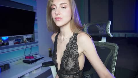 Seductress Cassia  FINDOM AND SADISM  NO NUDE online show from October 10, 4:39 pm