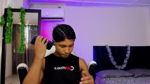 Snapshot of cassian_gold chatting on December 20, 5:20 pm CASSIAN GOLD online show from December 20, 5:20 pm