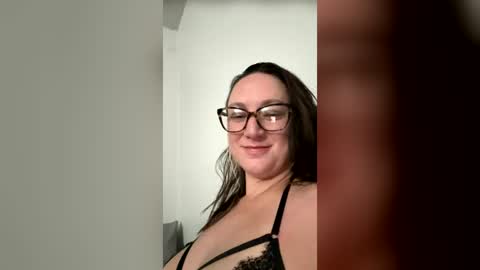 Snapshot of cassie0112 chatting on July 5, 8:43 am cassie0112 online show from July 5, 8:43 am