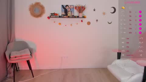 Snapshot of cassie_evansss chatting on November 4, 5:17 am Cassie online show from November 4, 5:17 am