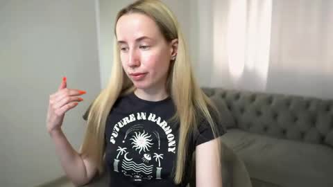 Cassie online show from June 6, 9:30 pm