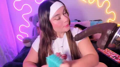 Snapshot of cassiebigass_ chatting on September 21, 10:50 am Bela igzaii9r online show from September 21, 10:50 am