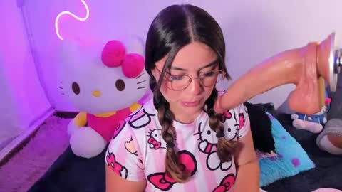 Snapshot of cassiebigass_ chatting on July 1, 10:42 pm Bela igzaii9r online show from July 1, 10:42 pm