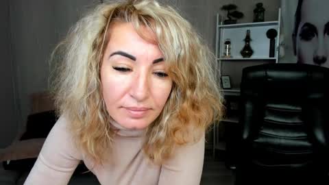 CassieJonas online show from January 10, 9:23 am