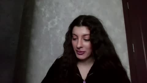 Im Mila online show from May 5, 12:35 pm