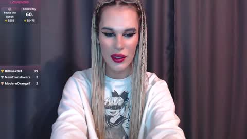 Snapshot of cassiemich chatting on December 23, 6:58 pm Cassie online show from December 23, 6:58 pm