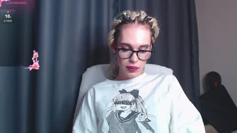 Snapshot of cassiemich chatting on January 8, 8:18 pm Cassie online show from January 8, 8:18 pm