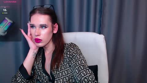 Snapshot of cassiemich chatting on February 1, 11:48 pm Cassie online show from February 1, 11:48 pm