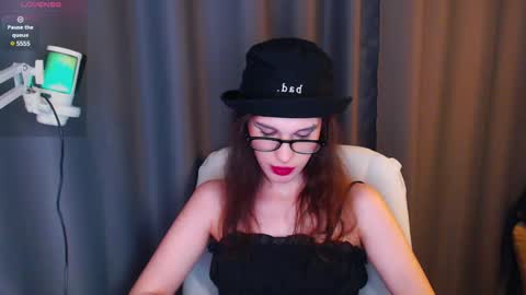 Snapshot of cassiemich chatting on February 27, 11:26 pm Cassie online show from February 27, 11:26 pm