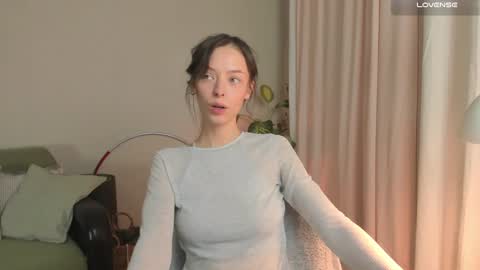  cassandra  online show from December 4, 4:38 pm