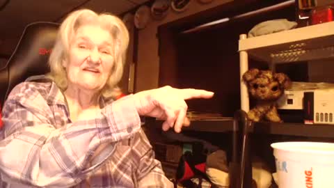 Snapshot of cat9paw chatting on February 25, 9:35 pm cat online show from February 25, 9:35 pm