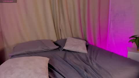 Snapshot of catalella_rouse chatting on April 24, 9:39 pm catalella_rouse online show from April 24, 9:39 pm