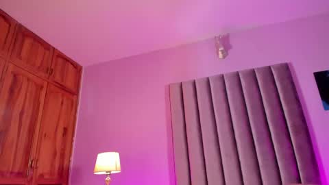 Snapshot of catalella_rouse chatting on May 22, 3:39 pm catalella_rouse online show from May 22, 3:39 pm