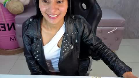 cataleya23_a online show from May 3, 7:58 am