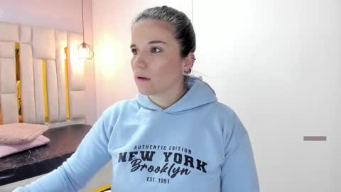 Snapshot of cataleya_sambrano chatting on September 24, 10:18 am Cataleya online show from September 24, 10:18 am