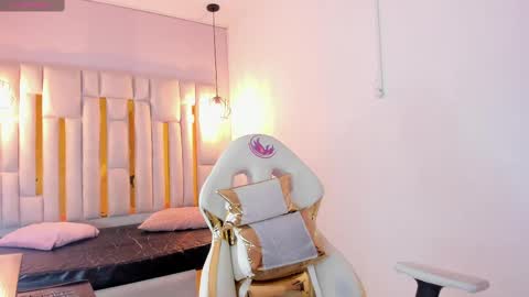 Snapshot of cataleya_sambrano chatting on October 2, 11:06 am Cataleya online show from October 2, 11:06 am