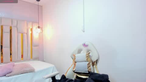 Snapshot of cataleya_sambrano chatting on October 10, 9:52 am Cataleya online show from October 10, 9:52 am