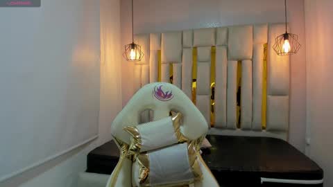 Snapshot of cataleya_sambrano chatting on October 21, 11:00 am Cataleya online show from October 21, 11:00 am