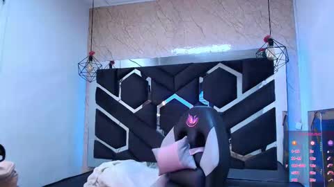 Snapshot of cataleya_sambrano chatting on November 6, 11:00 am Cataleya online show from November 6, 11:00 am