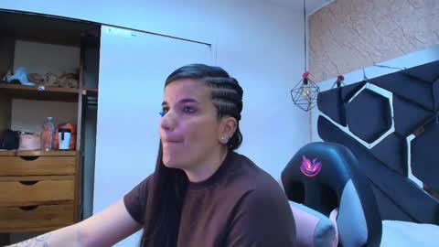 Snapshot of cataleya_sambrano chatting on November 12, 11:10 am Cataleya online show from November 12, 11:10 am