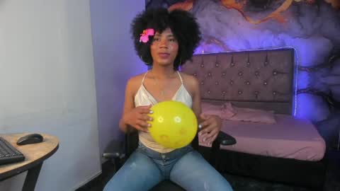 cataleyamoon_ online show from April 9, 8:14 pm