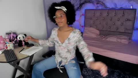 cataleyamoon_ online show from April 13, 8:36 pm