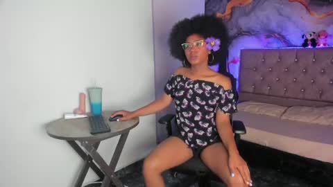 cataleyamoon_ online show from April 21, 8:12 pm