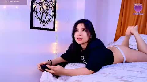 Snapshot of cataliina_santhana chatting on June 30, 1:17 am Catalina online show from June 30, 1:17 am