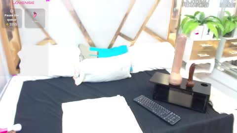 Snapshot of catalillina_love1 chatting on February 5, 7:31 pm Cata online show from February 5, 7:31 pm