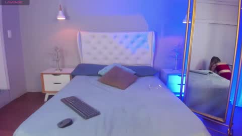 Catalina online show from March 11, 12:17 pm