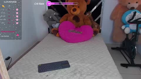 Catalina  online show from March 12, 9:35 pm