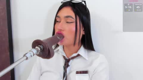 Snapshot of catalina_whore chatting on December 5, 8:49 pm Catalina online show from December 5, 8:49 pm