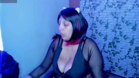 Snapshot of catboobs_ chatting on November 19, 3:50 am Mia online show from November 19, 3:50 am