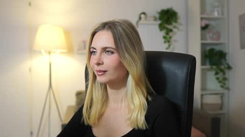 catecrago  online show from November 25, 9:09 am