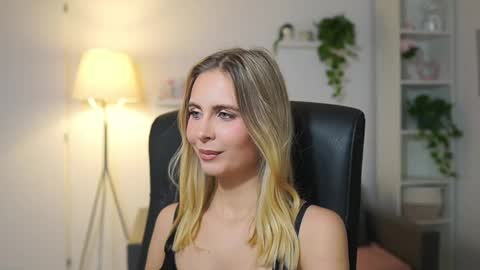 catecrago  online show from November 27, 7:05 pm