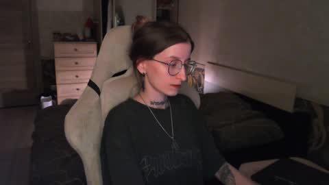 Snapshot of cath_dysphoria_ chatting on April 7, 9:15 pm CATH online show from April 7, 9:15 pm