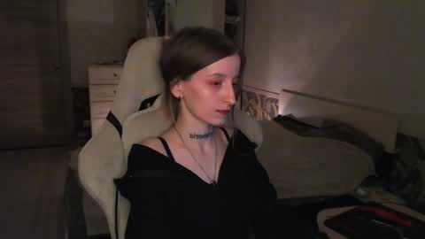 Snapshot of cath_dysphoria_ chatting on May 7, 8:58 pm CATH online show from May 7, 8:58 pm