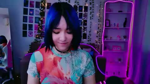 Snapshot of catharinejones chatting on July 25, 10:02 am KettieHi My name is Katie I love drawing and I can play the guitar. And love dancing online show from July 25, 10:02 am
