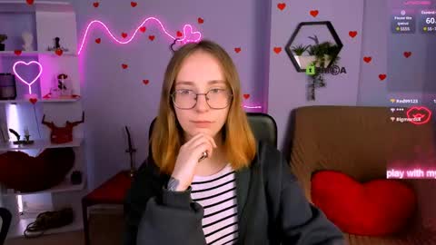 Snapshot of catherine_kitty chatting on April 11, 7:18 pm Catherine online show from April 11, 7:18 pm